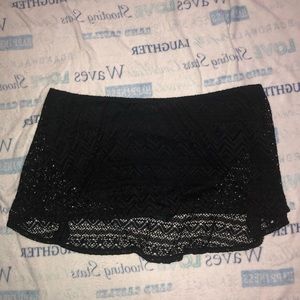 Swim suit bottoms / skirt